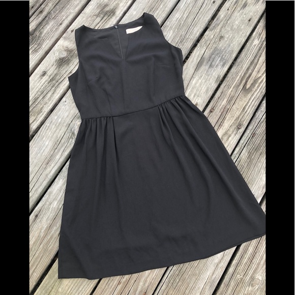 LOFT Dresses & Skirts - Loft little black dress Vneck size 2